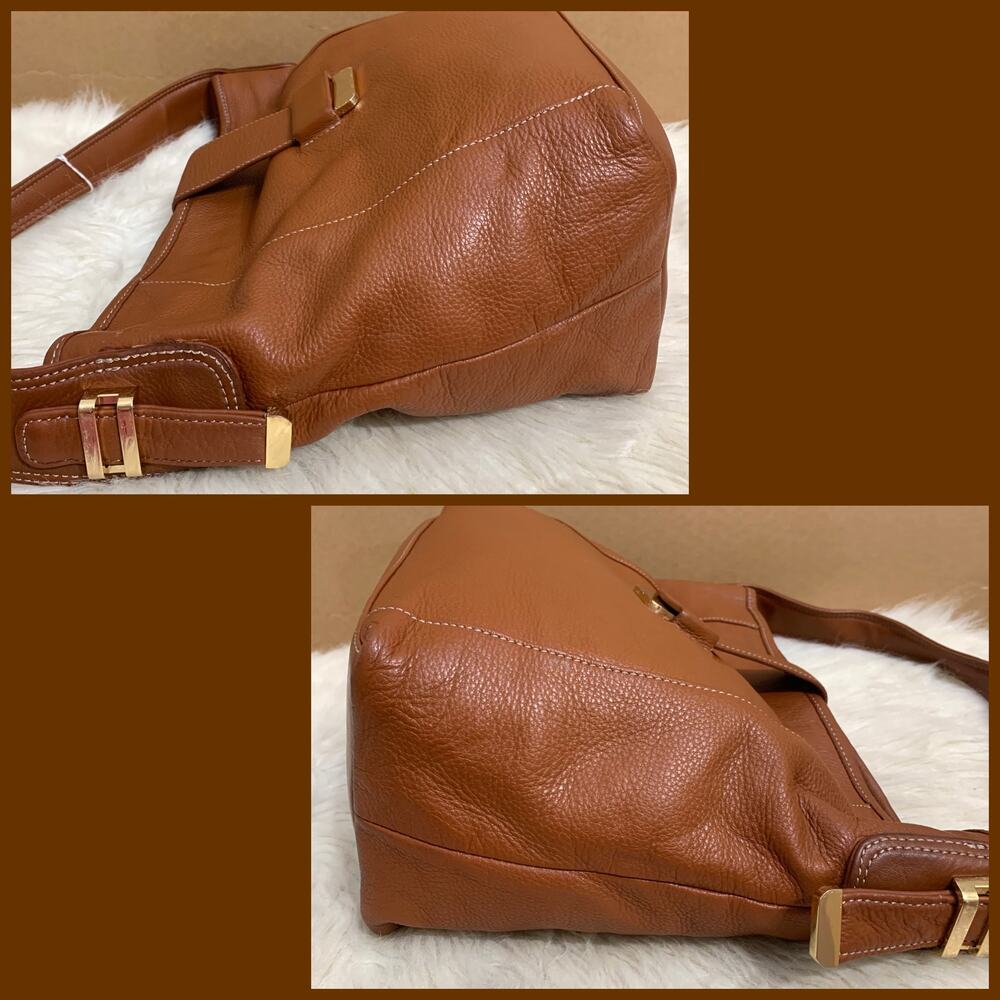 Elegant Brown Leather Hobo Bag - Picture 7 of 17